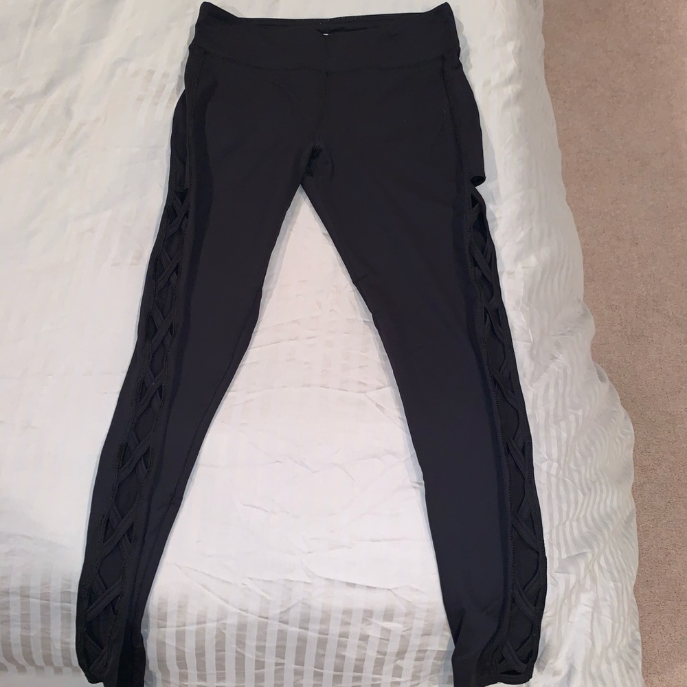 Great condition workout leggings with side cut out